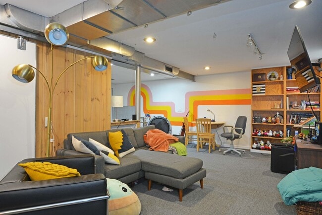 Building Photo - Mid-Century Charm and Comfort with a Sauna!