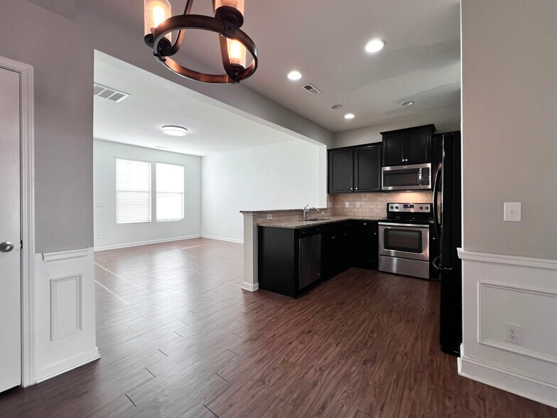 Building Photo - 9938 Sweet Basil Dr