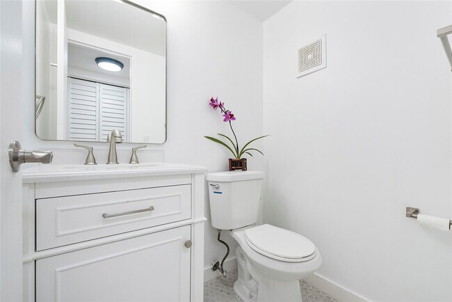 Building Photo - 457 Mansfield I