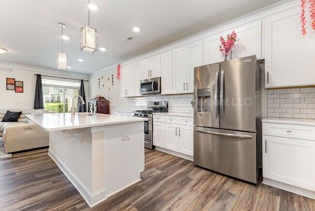 Building Photo - 3971 Fadden St