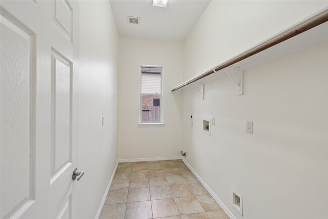 Building Photo - 4807 Wellington Way