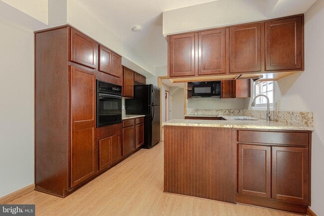 Building Photo - 13145 Madonna Ln