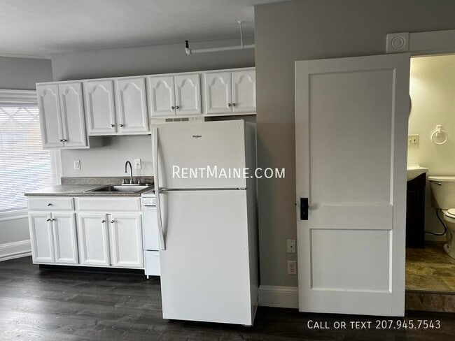 Building Photo - 145 Union St