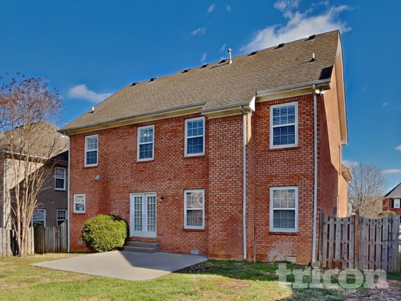 Building Photo - 3002 Helfrich Ct