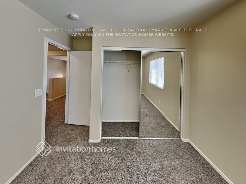 Building Photo - 1419 E Mobile Ln