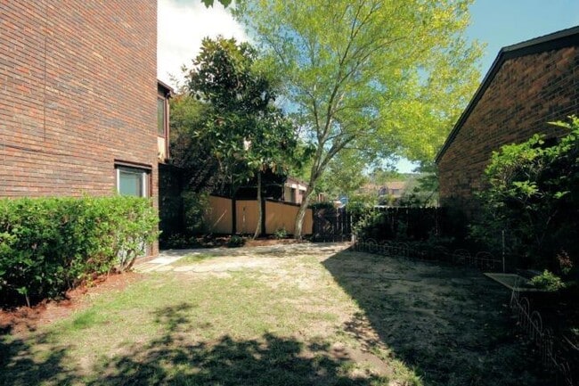 Building Photo - 5 Hidden Cove Cir