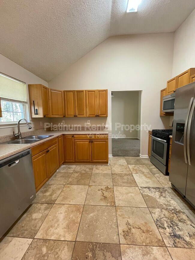 Building Photo - 1740 Spring Hill Cove