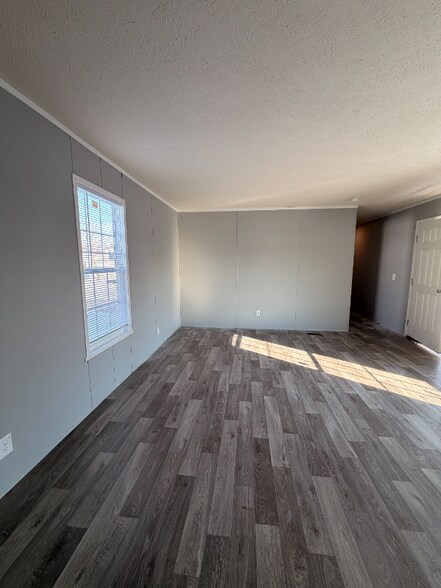 Building Photo - 325 Trillum Trail