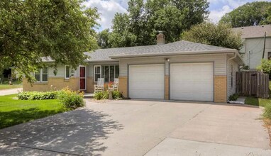 Building Photo - Charming 2 Bedroom In Benson!!