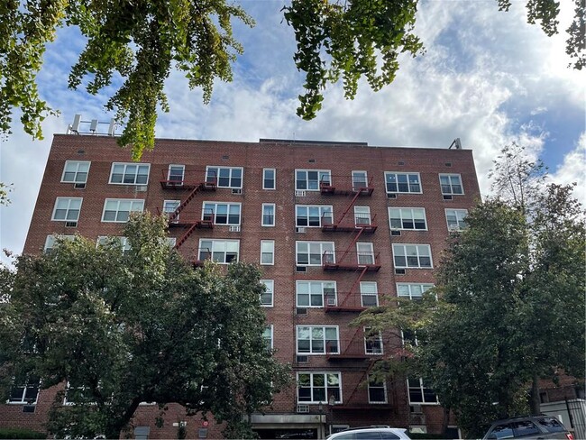 Building Photo - 5730 Mosholu Ave