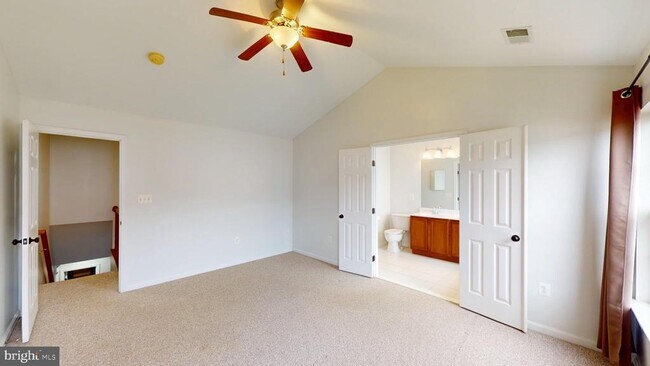 Building Photo - 502 Legrace Terrace NE