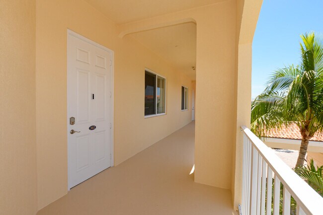 Building Photo - 35 Harbour Isle Dr W