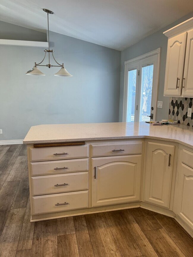 Building Photo - THIS IS A LEASE TAKEOVER - PLEASE CONTACT ...