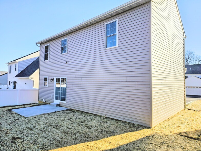 Building Photo - 108 Meadows Bnd