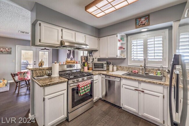 Building Photo - 5321 Tamanar Dr