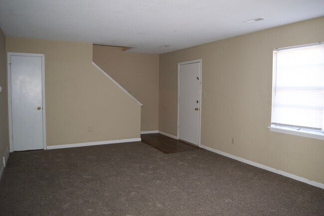 Building Photo - 4812 E Schooner Rd