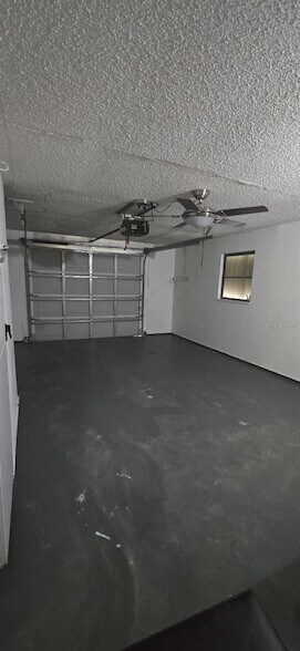 Building Photo - 1174 Victoria Ave