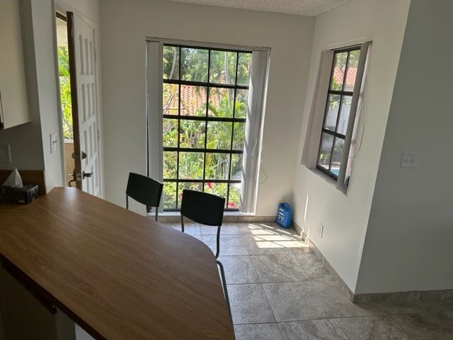 breakfast cove - Middle River Apartments