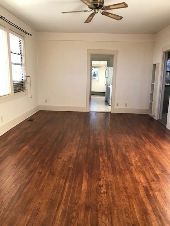 Building Photo - Adorable Jerome Home!! 2 Bedroom 1 Bath Contact Property Pros Property Management