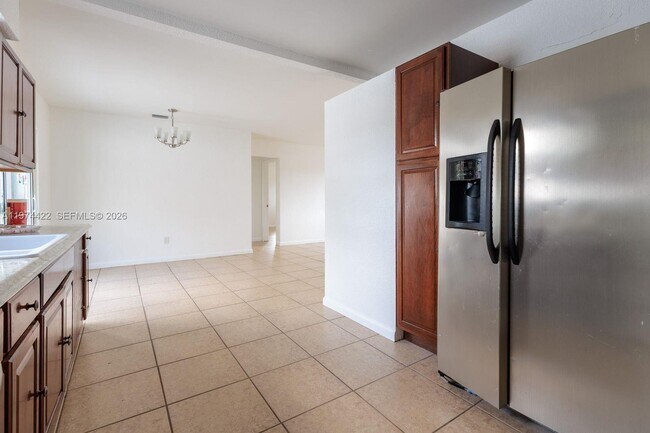 Building Photo - 1301 NE 153rd St