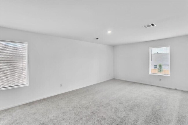 Building Photo - 27627 Village Way Dr.