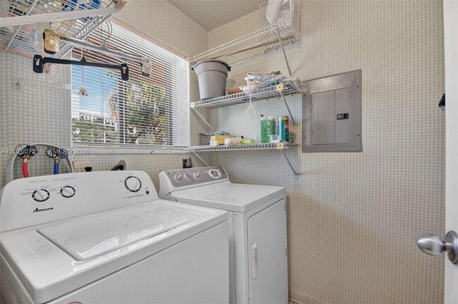 Building Photo - 5310 Fountains Dr S