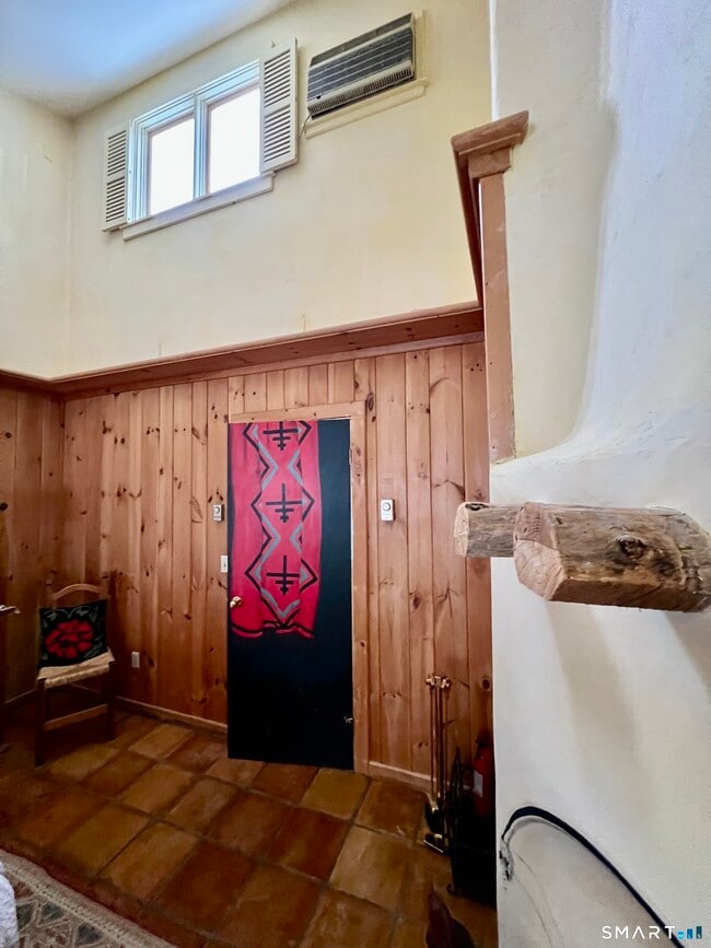 Building Photo - 290 Cliffside Dr