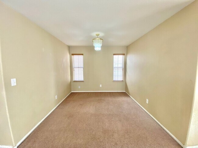 Building Photo - 8009 Dover Shores Ave