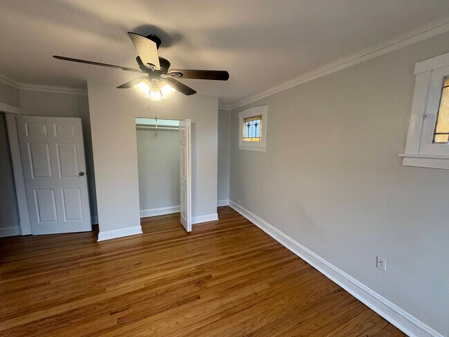 Building Photo - 7004 N Paulina St