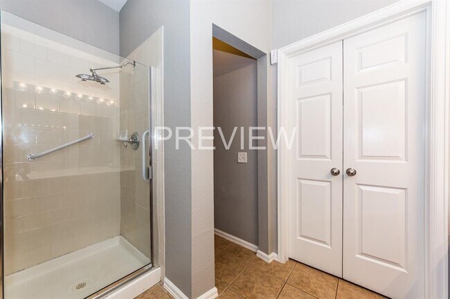 Building Photo - 2504 Prospect Hill Dr
