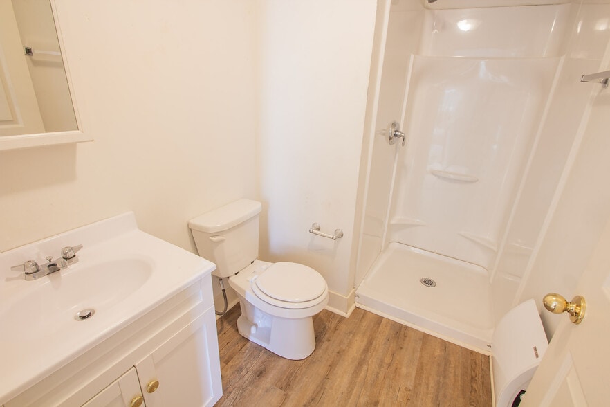 Building Photo - 328 Franklin Ave