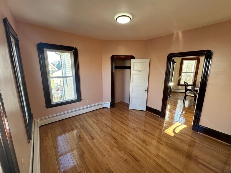 Building Photo - 61 Tufts St