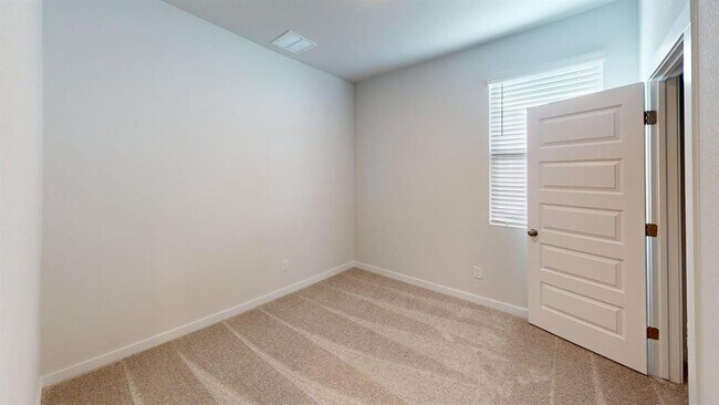 Building Photo - 201 Firefox Wy