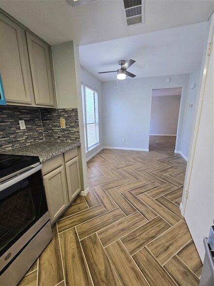 Building Photo - 13351 Water Oak Ln