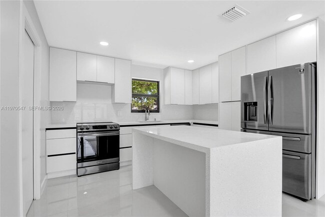 Building Photo - 7480 Johnson St