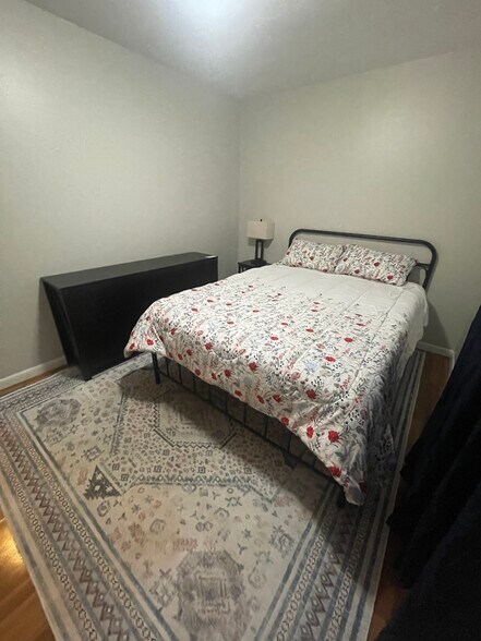 Building Photo - 1024 N Jefferson St