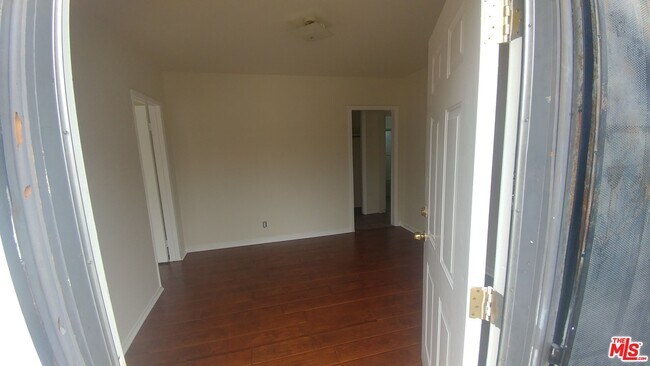 Building Photo - 4106 Rosewood Ave