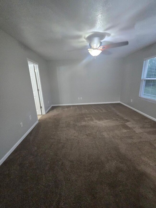 Building Photo - Eastside Four Bedroom Home located near So...
