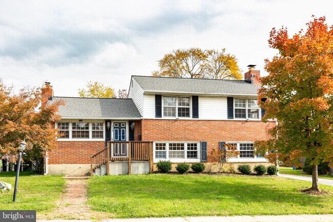 Building Photo - 2119 Eastridge Rd