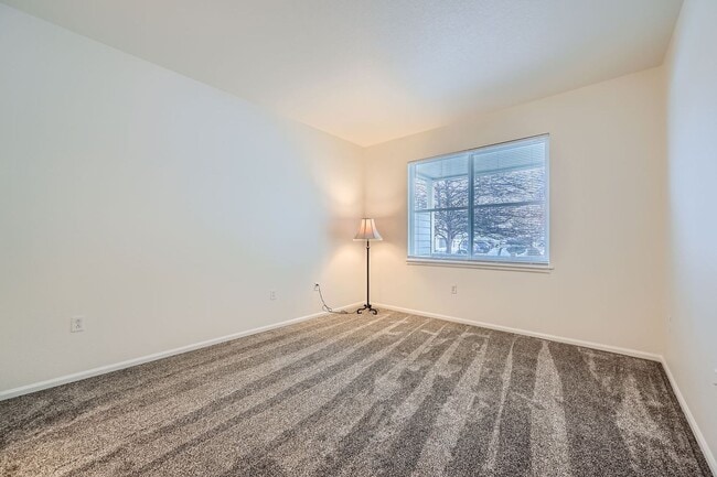 Building Photo - Bright & Cozy 2BD/2BA Townhome in Meadowview neighborhood!