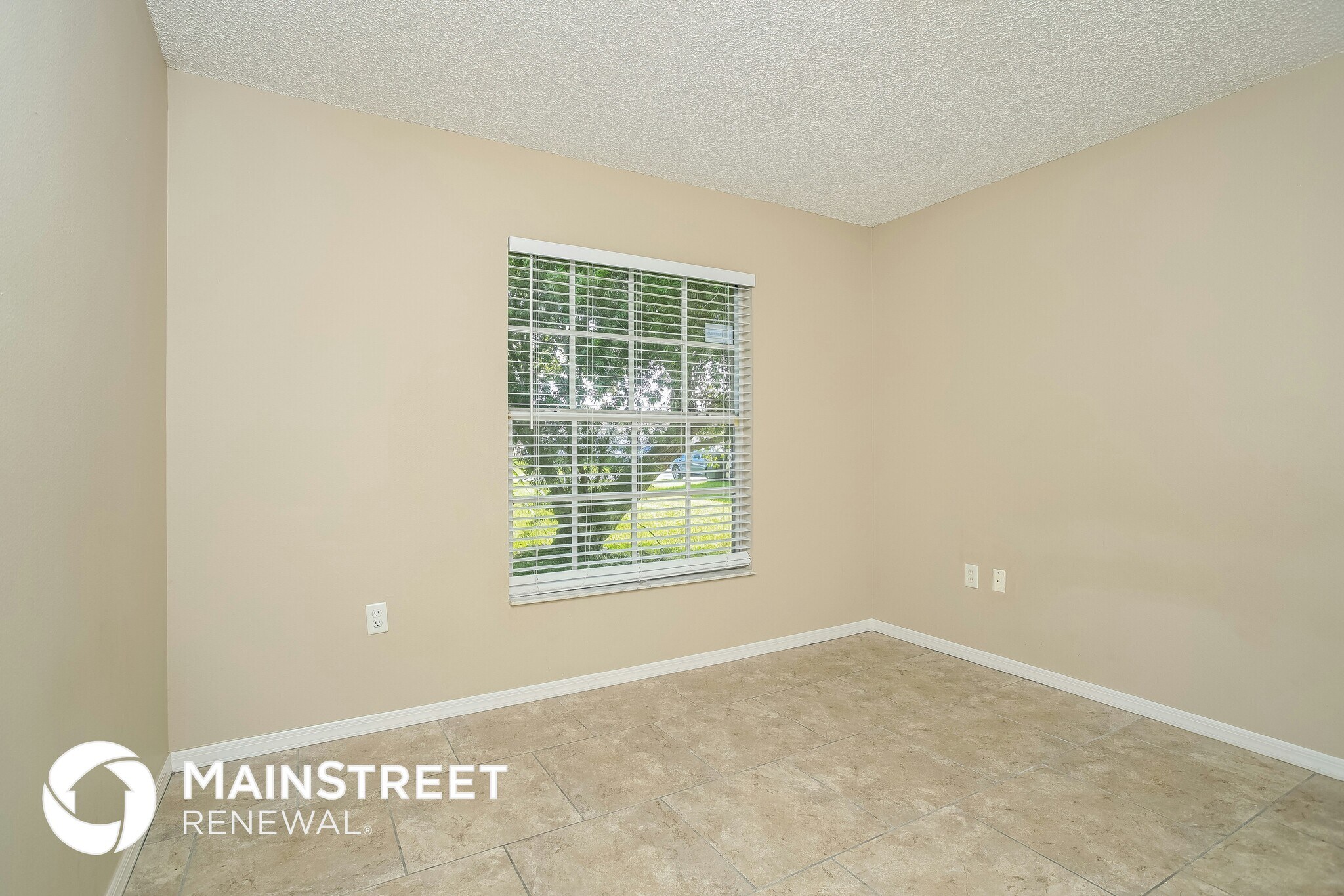 Building Photo - 725 Maderia Ct