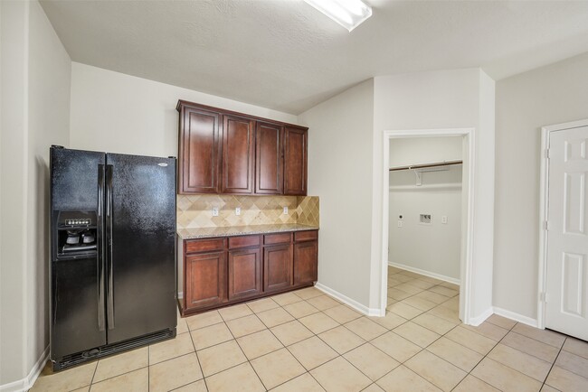 Building Photo - 7414 Compass Rose Dr