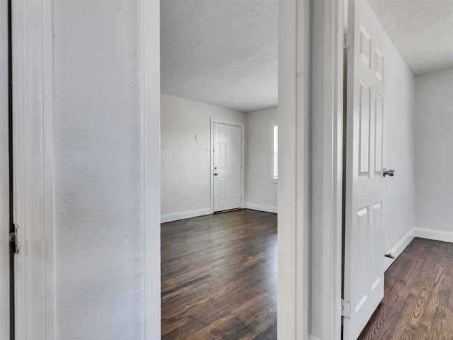 Building Photo - 7626 Pecan Villas Dr