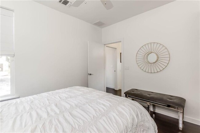 Building Photo - 3207 Aldwyche Dr