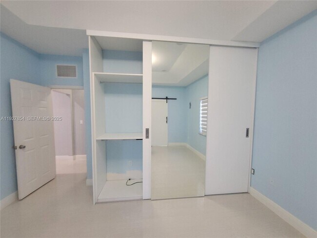 Building Photo - 29263 SW 142nd Ave