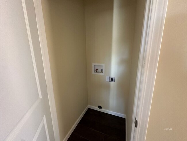 Building Photo - 52810 Sugar Pine Dr