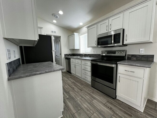 Building Photo - 8866 E Baseline Rd