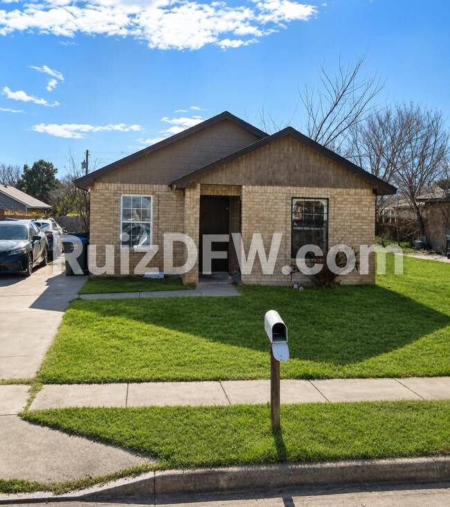 Building Photo - 5220 Carol Ave