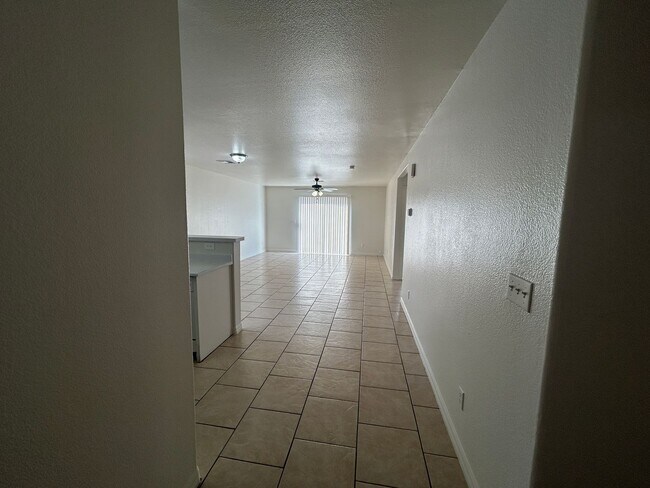 Building Photo - 5521 Ramirez St