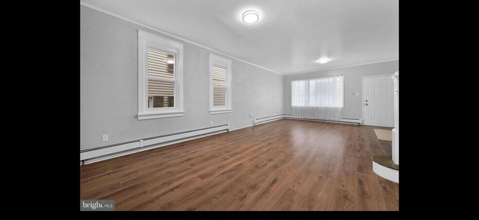 Building Photo - 1222 Greenwich St